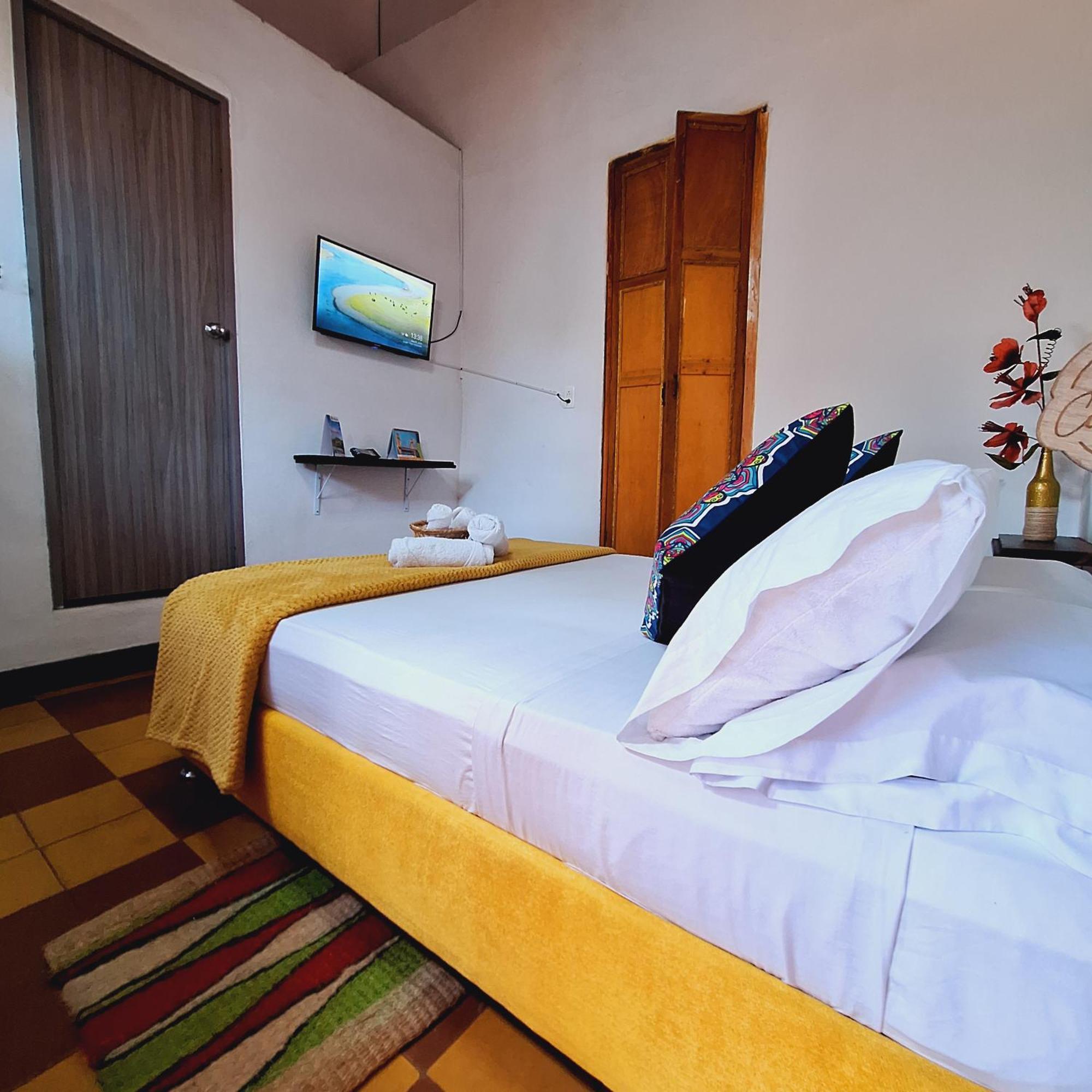 סן גיל Hostal Colombian Gold מראה חיצוני תמונה