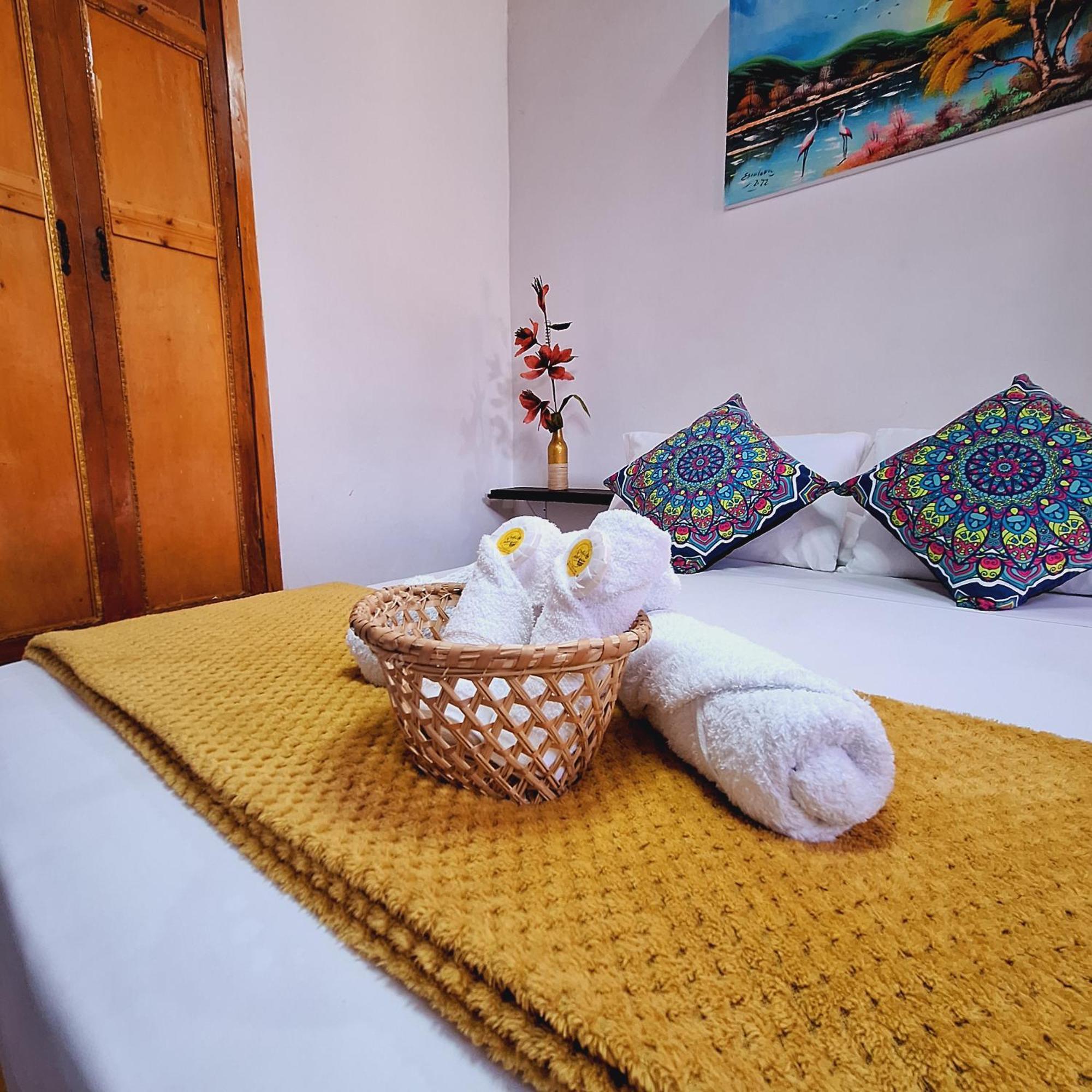 סן גיל Hostal Colombian Gold מראה חיצוני תמונה