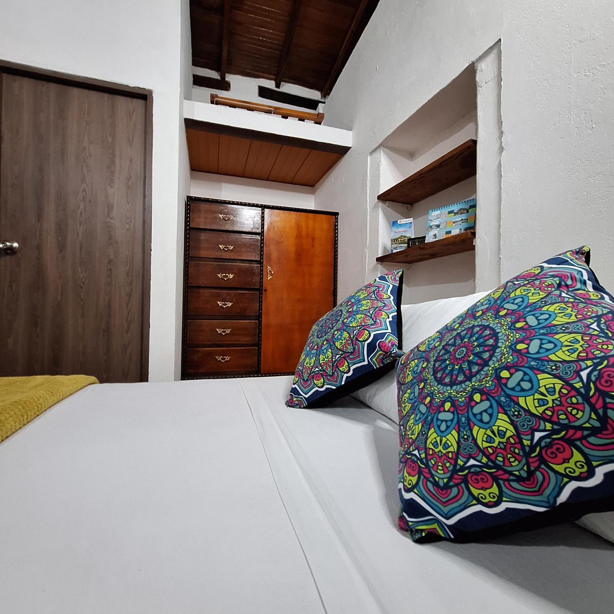 סן גיל Hostal Colombian Gold מראה חיצוני תמונה