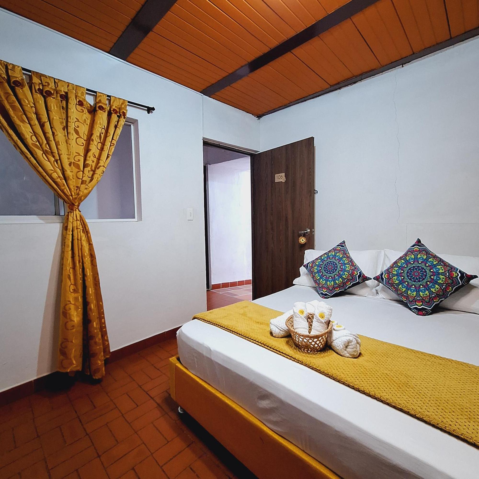 סן גיל Hostal Colombian Gold מראה חיצוני תמונה