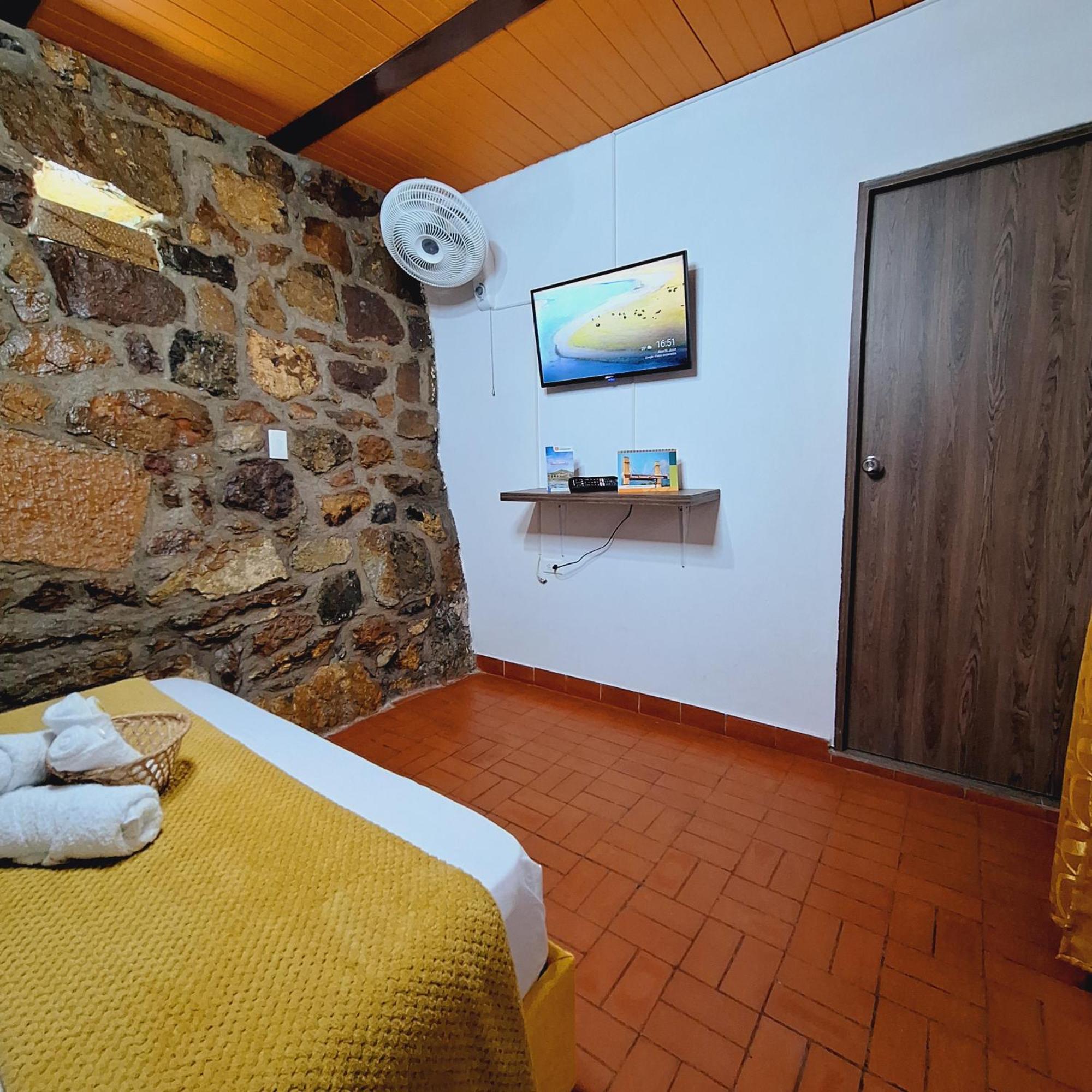סן גיל Hostal Colombian Gold מראה חיצוני תמונה