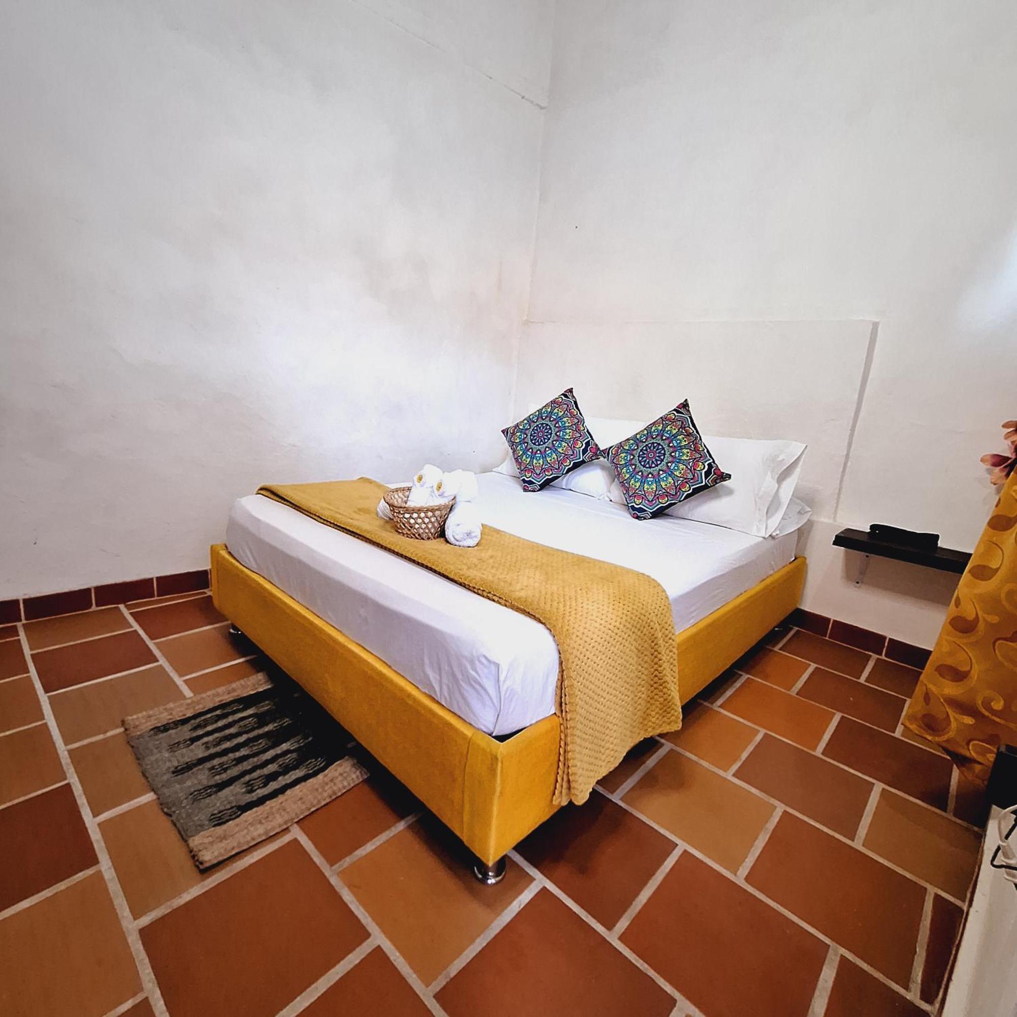 סן גיל Hostal Colombian Gold מראה חיצוני תמונה