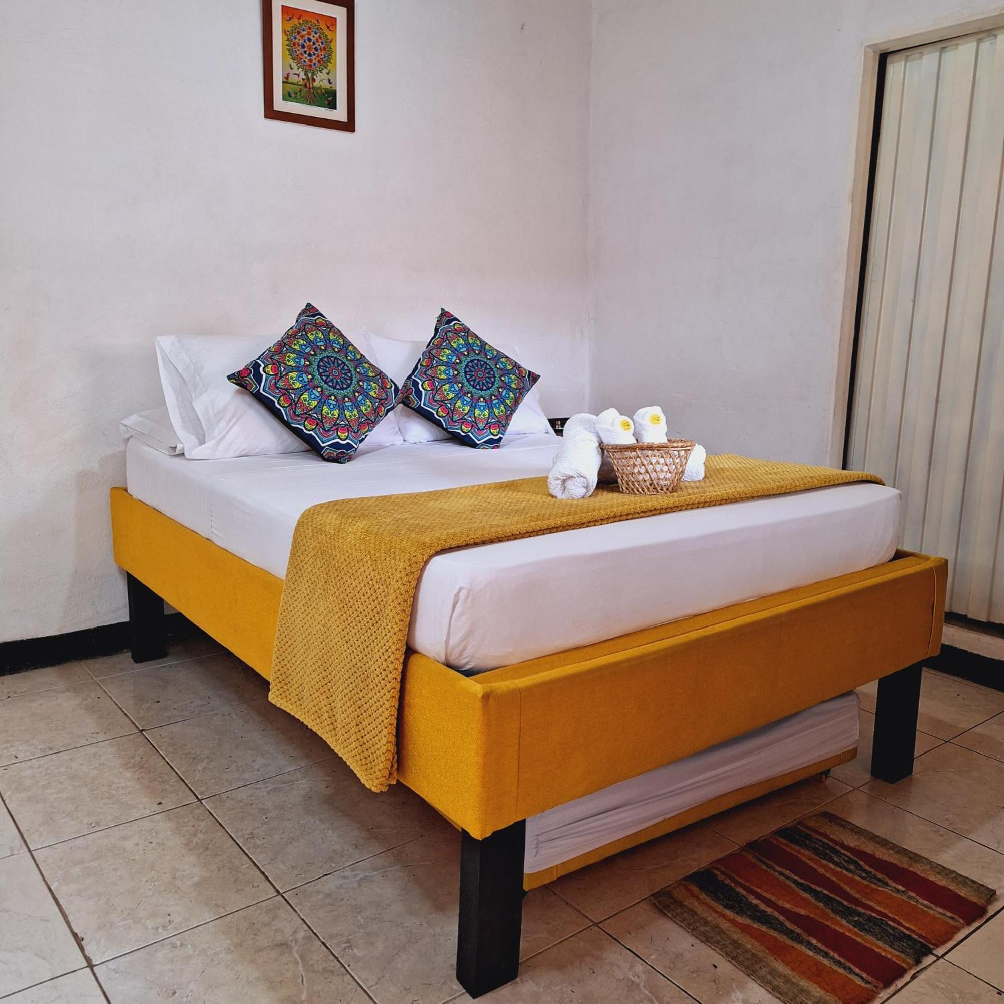 סן גיל Hostal Colombian Gold מראה חיצוני תמונה